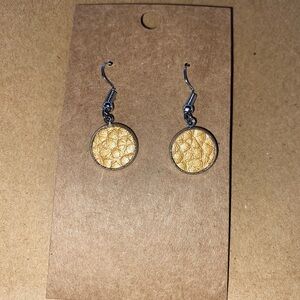 ☀️3/$9☀️ Elegant Dangle Earrings